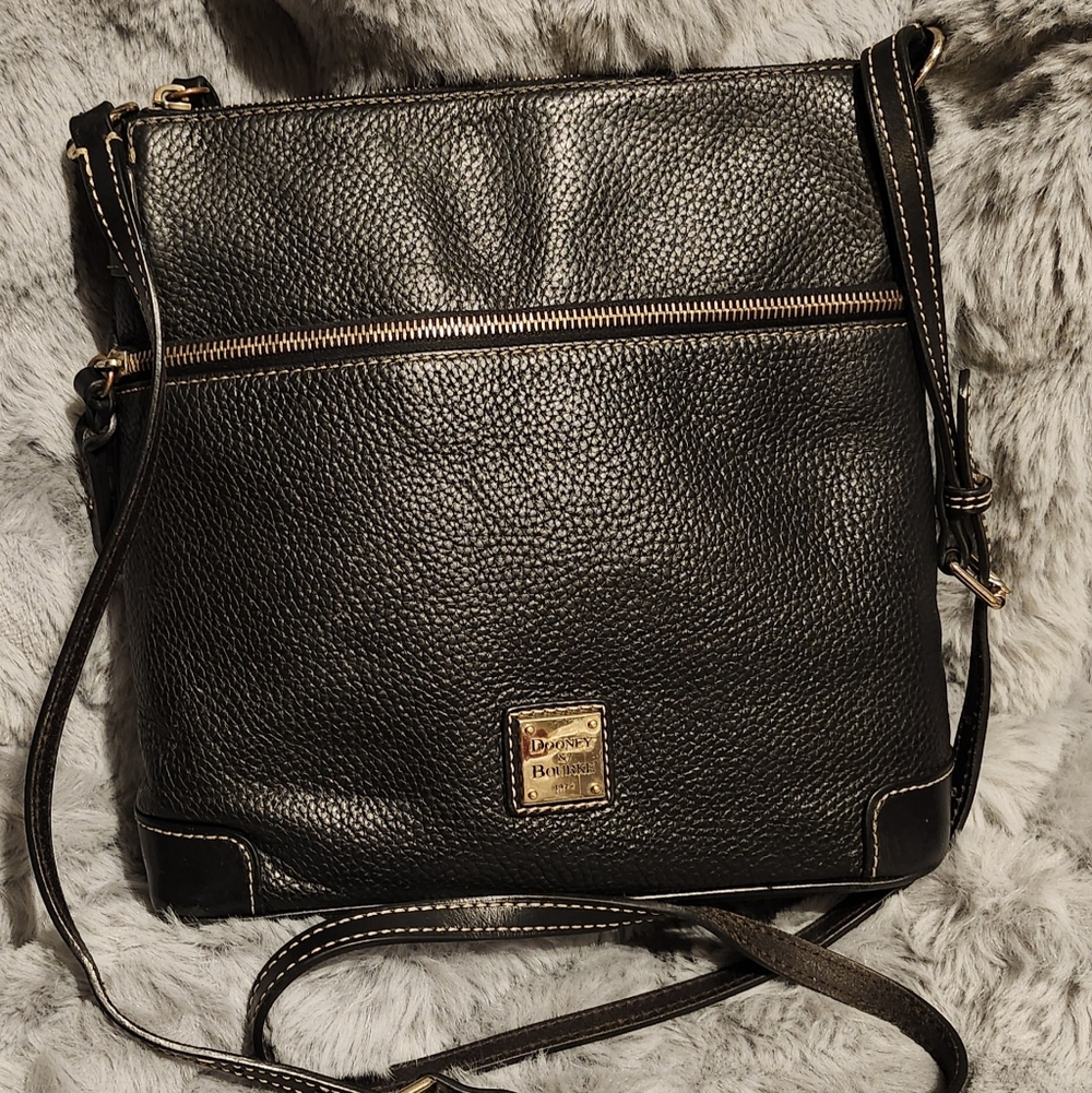 Dooney & Bourke Pebble Grain Crossbody Bag